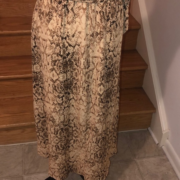 𝅺JUNE and Hudson brown Snake skin patterned dress. Short sleeves - Picture 5 of 7